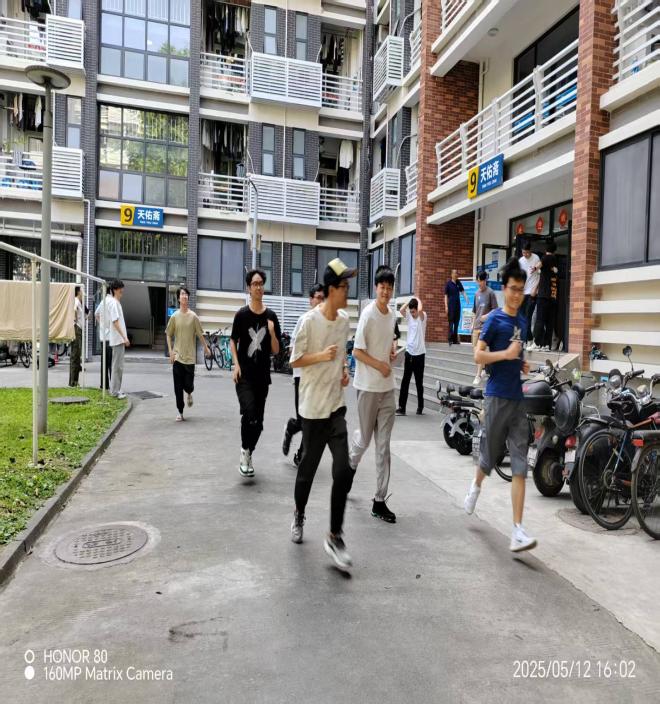 学生跑