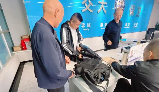 a8d88b96e38ada08a623ddbc1415bba4