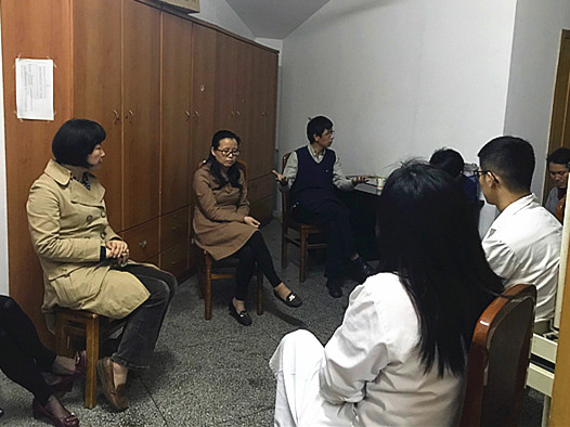 1522660775311087192.jpg 医院内外科座谈会.jpg
